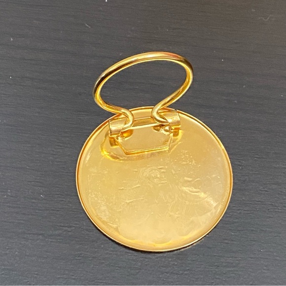 Vintage Gold-tone Etched Celtic Knot Round Scarf Clip - Picture 8 of 10